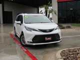 Used 2023 Toyota Sienna XLE image 4