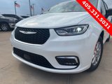 New 2026 Chrysler Pacifica Select image 2