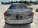 Used 2025 Toyota Camry SE image 3