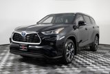 Used 2024 Toyota Highlander XLE image 2