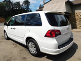 Used 2011 Volkswagen Routan S image 6