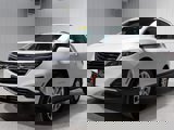 Used 2022 Chevrolet Equinox LT image 2