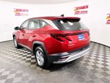 Certified 2025 Hyundai Tucson SE image 2