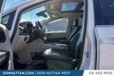 Used 2023 Chrysler Pacifica Limited image 3