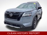Used 2024 Nissan Pathfinder Platinum image 3