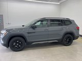 New 2025 Volkswagen Atlas Peak Edition SE image 2