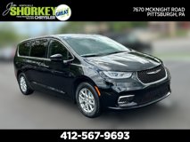 New 2025 Chrysler Pacifica Select