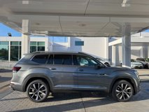 New 2025 Volkswagen Atlas SEL Premium R-Line