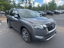 New 2025 Nissan Pathfinder SL w/ Cargo Package