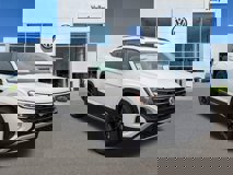 New 2025 Volkswagen Atlas Peak Edition SE