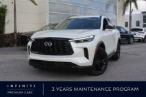 New 2025 INFINITI QX60 Luxe w/ Black Edition
