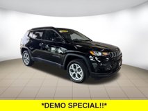 New 2025 Jeep Compass Latitude w/ Sun and Sound Group