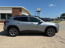 New 2025 Chevrolet Trax LT w/ LT Convenience Package