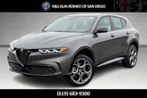 New 2025 Alfa Romeo Tonale w/ Premium Package