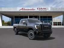 New 2025 GMC Sierra 2500 Denali Ultimate w/ Max Trailering Package