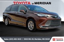Used 2021 Toyota Sienna XLE