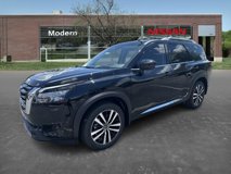 New 2025 Nissan Pathfinder Platinum
