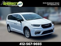 New 2025 Chrysler Pacifica Select