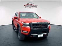 New 2025 Nissan Frontier PRO-4X w/ Pro Convenience Package