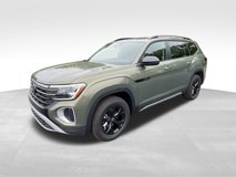 New 2025 Volkswagen Atlas Peak Edition SE