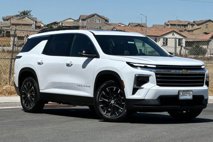 New 2025 Chevrolet Traverse LT w/ Sun and Wheel Package