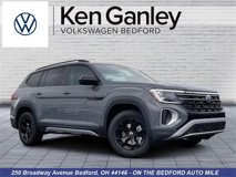 New 2025 Volkswagen Atlas Peak Edition SE