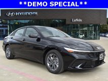 New 2024 Hyundai Elantra Blue