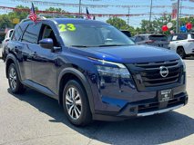 Used 2023 Nissan Pathfinder SL w/ Black Appearance Package
