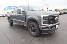 New 2025 Ford F250 Platinum w/ FX4 Off-Road Package
