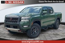 New 2025 Nissan Frontier PRO-4X w/ Pro Convenience Package