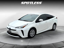 Used 2021 Toyota Prius LE