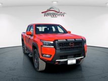 New 2025 Nissan Frontier PRO-4X w/ Pro Convenience Package