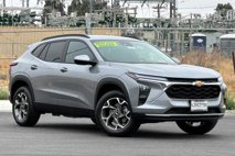 New 2025 Chevrolet Trax LT w/ Driver Confidence Package
