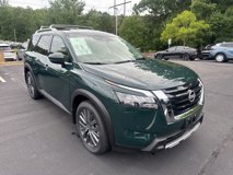New 2025 Nissan Pathfinder SL w/ SL Premium Package