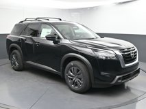 New 2025 Nissan Pathfinder SV
