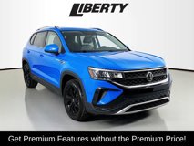 Used 2022 Volkswagen Taos SE w/ Panoramic Sunroof Package