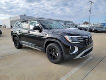 New 2025 Volkswagen Atlas Peak Edition SE