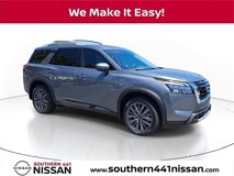 New 2025 Nissan Pathfinder SL w/ SL Premium Package