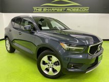 Used 2022 Volvo XC40 T5 Momentum