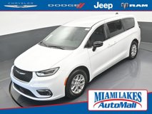 New 2025 Chrysler Pacifica Select