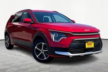 New 2025 Kia Niro EX w/ EX Cold Weather Package