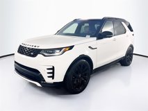 New 2025 Land Rover Discovery Dynamic SE