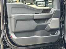 New 2025 Ford F250 Lariat w/ Black Appearance Package