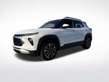 Used 2025 Chevrolet TrailBlazer LT w/ Driver Confidence Package