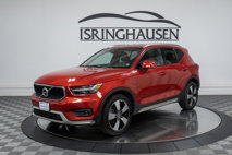 Used 2021 Volvo XC40 T5 Momentum