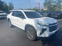 New 2025 Chevrolet Traverse LT w/ Driver Confidence Package