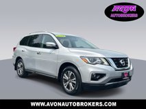 Used 2017 Nissan Pathfinder SV