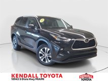 Used 2023 Toyota Highlander XLE