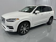 New 2025 Volvo XC90 T8 Ultra w/ Protection Package Premier