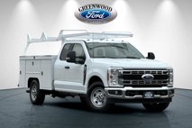 New 2025 Ford F350 2WD SuperCab Super Duty